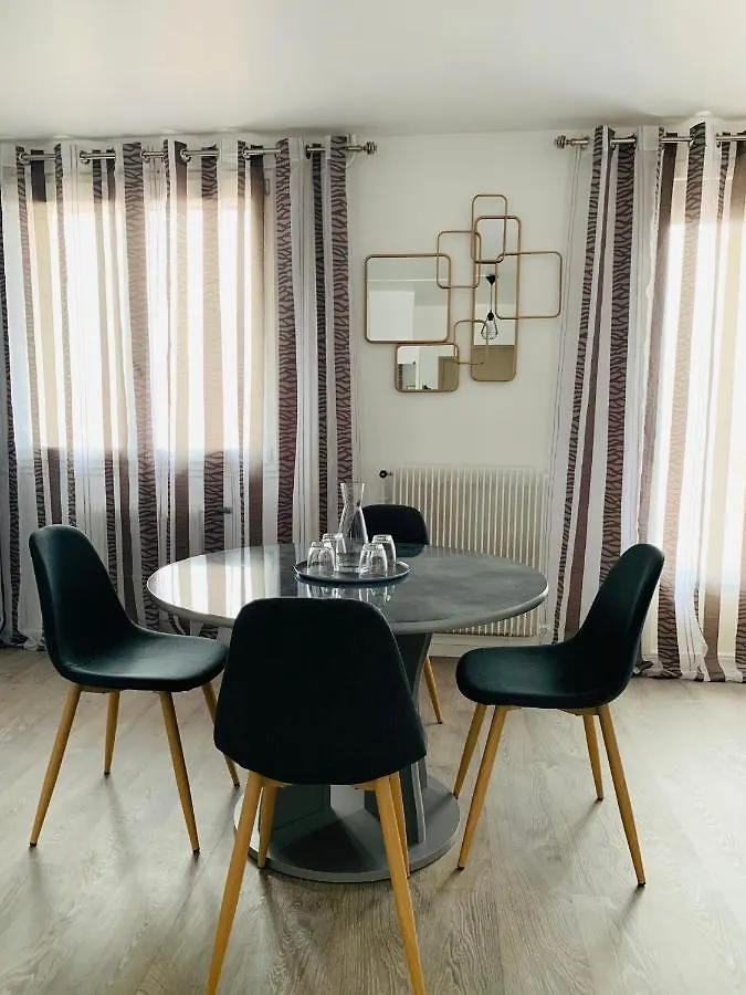 St Louis Appartement Roanne Apartment